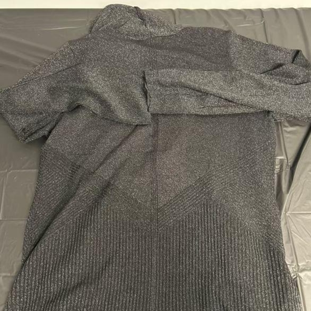 Carolyn Taylor Gray Ribbed Knit Zip Up Top